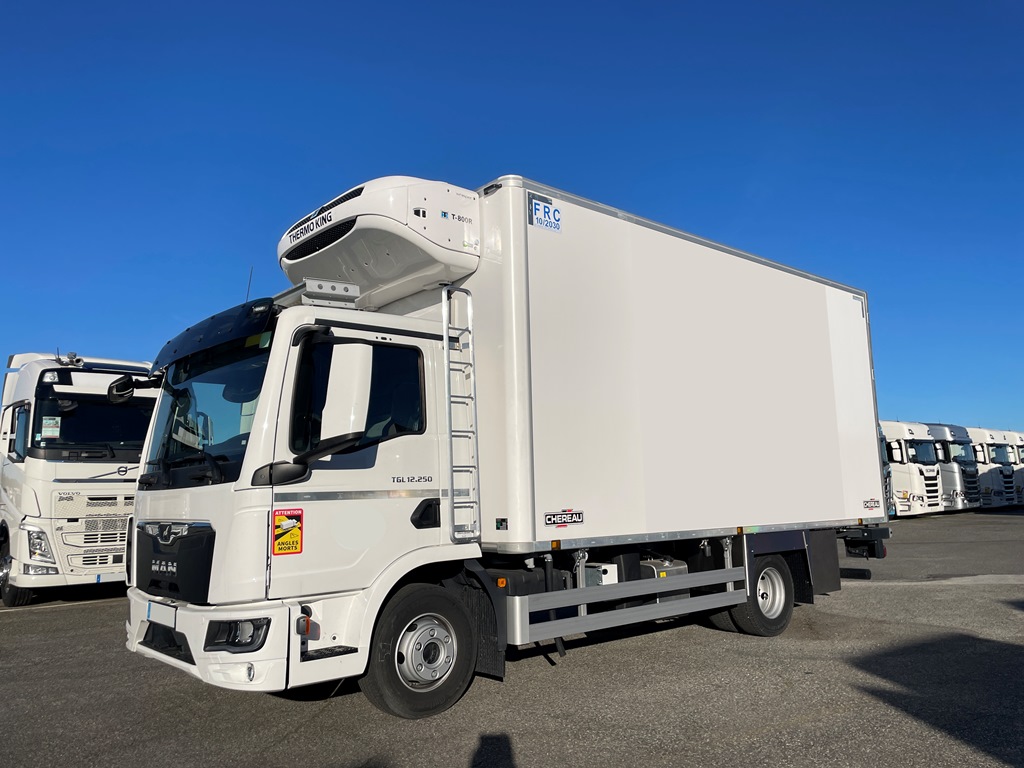 MAN - TGL12.250 - Frigo + Penderie à viande - CHEREAU - THERMOKING T-800R - Neuf