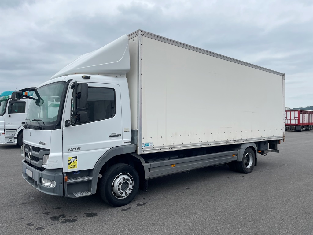 MERCEDES ATEGO 1218 - FOURGON + HAYON - 2013