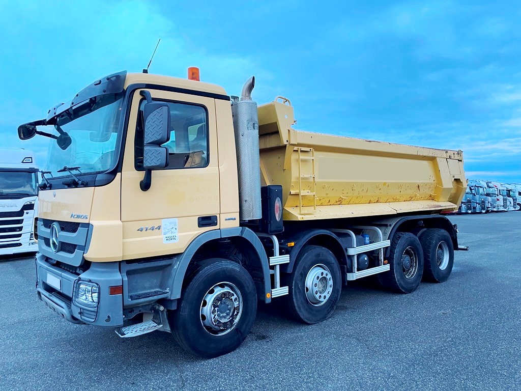 MERCEDES ACTROS 4144 - 8x4 - BENNE - 2011