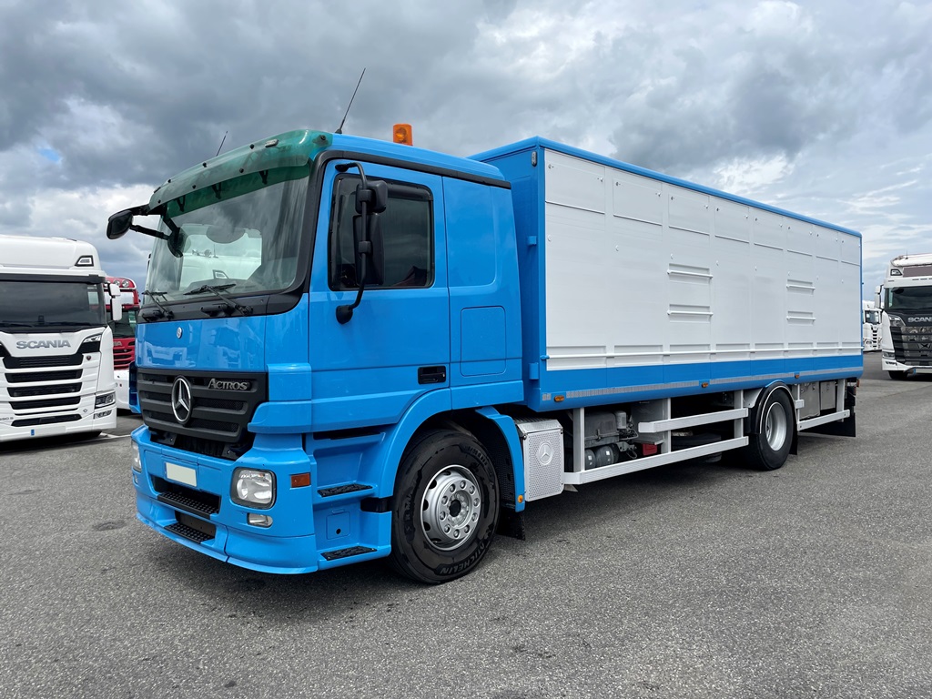 MERCEDES ACTROS 1841 - Bétaillère HARMAND - 2007