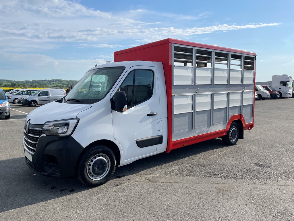 RENAULT MASTER DCI 145CH - 2021 - caisse bétaillère alu 2 étages neuve