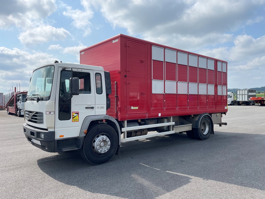 VOLVO FL250 - 2 étages HARMAND - 2002