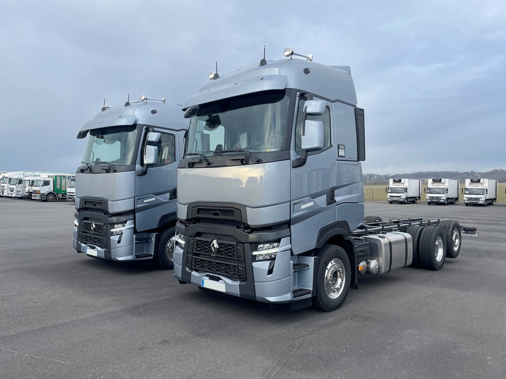 RENAULT - T HIGH 520 - 6x2 - 2024