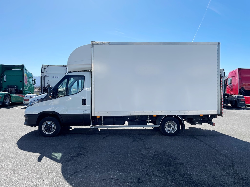 IVECO DAILY III 35C16 2.3 HPi 160CH - FOURGON MESSAGERIE + HAYON - 2021