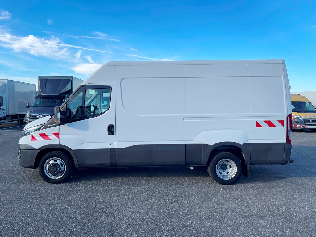 IVECO DAILY 35C14 2.3 HPi 136CH - 7 places - 2018