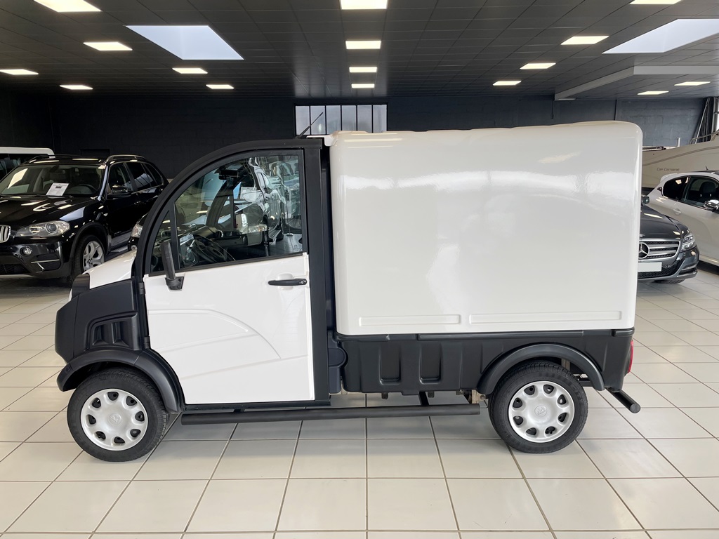 MEGA E-TRUCK FOURGON - 2015