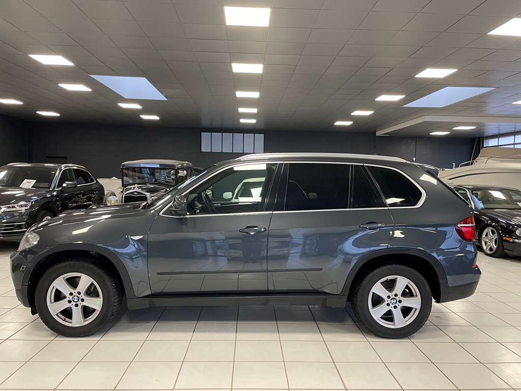 BMW X5 II (E70) XDRIVE 40DA 306CH - 2011