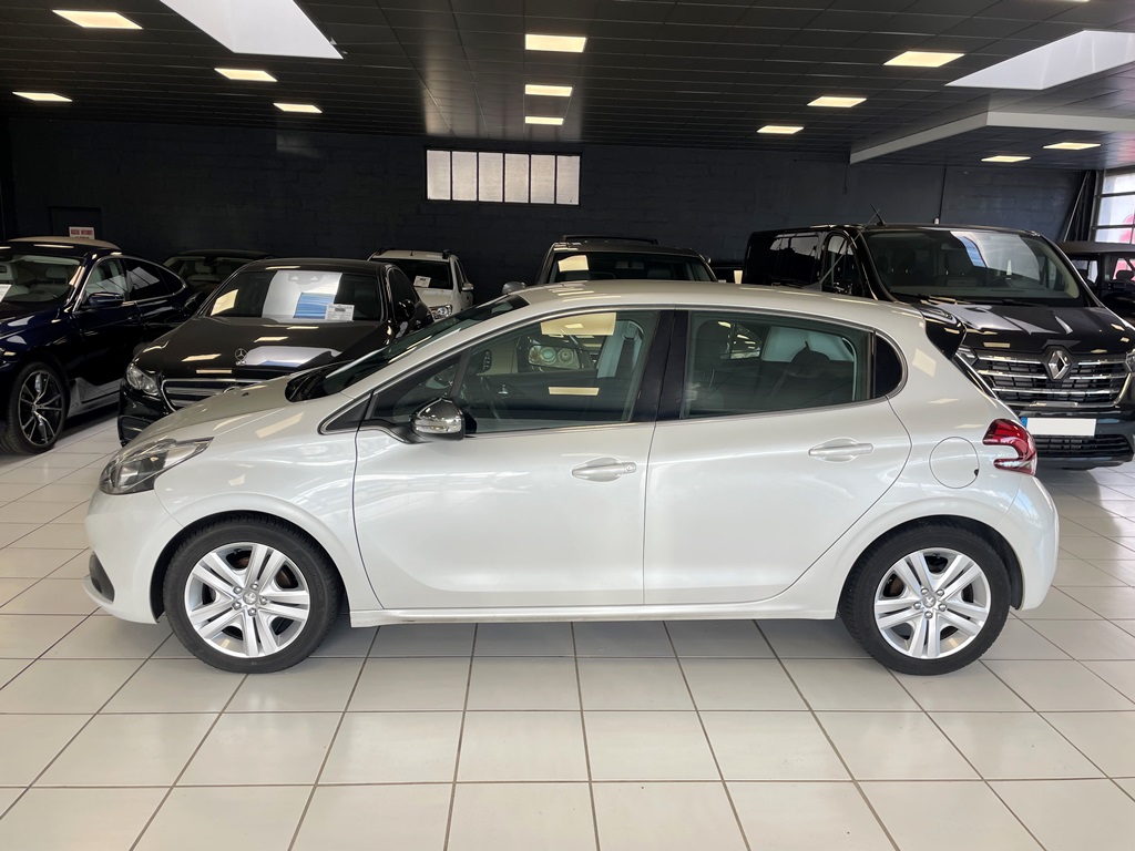 PEUGEOT 208 1.6 BLUEHDI 100CH ALLURE BUSINESS 5P - 2018